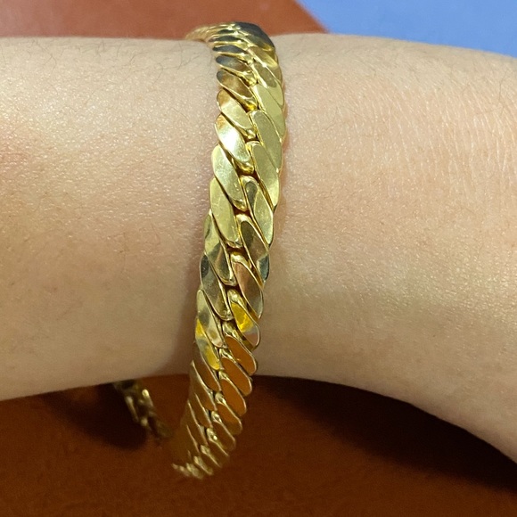 18K Gold Bracelet. - Picture 3 of 9